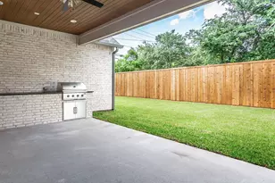 8629 Lockhaven Dr, Dallas, TX 75238 - Photo 38