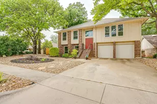 3701 Teal Ln, Bedford, TX 76021 - Photo 2