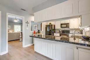 3701 Teal Ln, Bedford, TX 76021 - Photo 10