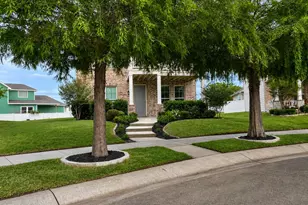 700 Hartsfield St, Aubrey, TX 76227 - Photo 2