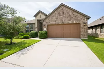 1014 W Villas Court, Lewisville, TX 75067 - Photo 2