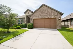 1014 W Villas Ct, Lewisville, TX 75067 - Photo 2