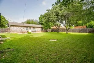 517 Post Oak Ln, Burleson, TX 76028 - Photo 36