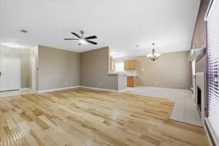 115 Loda Ct, Grand Prairie, TX 75050 - Photo 10