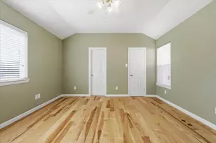 115 Loda Ct, Grand Prairie, TX 75050 - Photo 18