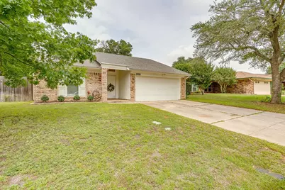 2135 Reverchon Drive, Arlington, TX 76017 - Photo 2