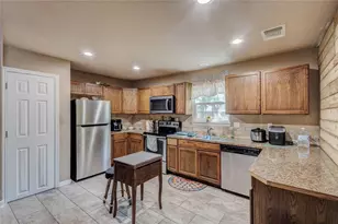 104 Richard Ln, Azle, TX 76020 - Photo 4