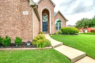 8909 Preston Wood Dr, McKinney, TX 75072 - Photo 4