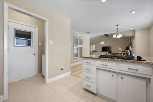 212 S Heights Dr, Crowley, TX 76036 - Photo 16
