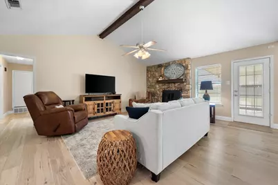 212 S Heights Drive, Crowley, TX 76036 - Photo 8