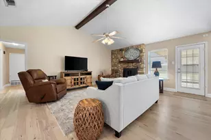 212 S Heights Dr, Crowley, TX 76036 - Photo 8