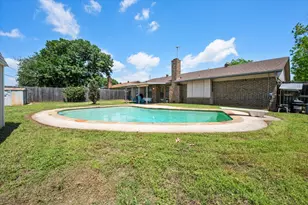 212 S Heights Dr, Crowley, TX 76036 - Photo 28