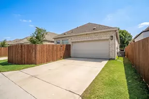2035 Sherwood Dr, Garland, TX 75041 - Photo 38