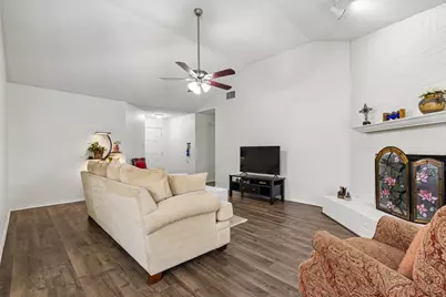 825 Bristol Avenue, Saginaw, TX 76179 - Photo 8