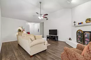825 Bristol Ave, Saginaw, TX 76179 - Photo 8