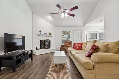 825 Bristol Avenue, Saginaw, TX 76179 - Photo 6