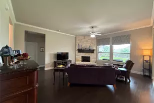 137 Constitution Dr, Joshua, TX 76058 - Photo 8