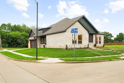 2300 Cherry Sage Drive, Arlington, TX 76001 - Photo 6