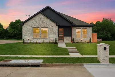 2300 Cherry Sage Drive, Arlington, TX 76001 - Photo 2