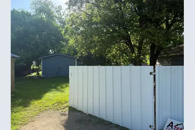 117 Bowie Street, Clyde, TX 79510 - Photo 10