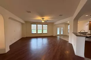 305 Moonlight Dr, Euless, TX 76039 - Photo 4