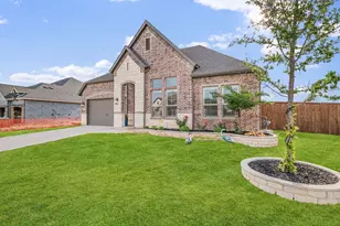 705 Allison Dr, Van Alstyne, TX 75495 - Photo 2