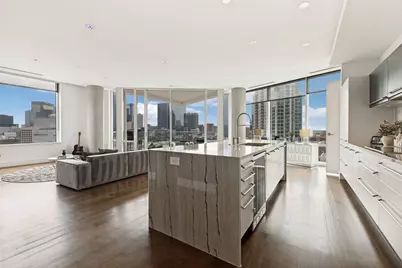 2408 Victory Park Lane #1035, Dallas, TX 75219 - Photo 14