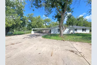 409 Pecan Grove Drive, Clyde, TX 79510 - Photo 2