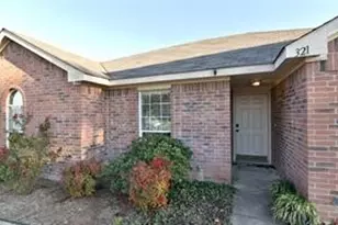 321 S Chestnut St, Forney, TX 75126 - Photo 2