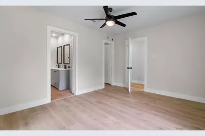 1404 E Baltimore Avenue, Fort Worth, TX 76104 - Photo 16