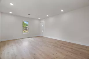 1404 E Baltimore Ave, Fort Worth, TX 76104 - Photo 6
