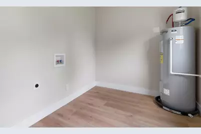 1404 E Baltimore Avenue, Fort Worth, TX 76104 - Photo 14