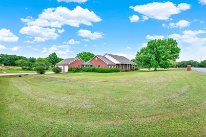 2735 Bent Oaks Drive, Burleson, TX 76028 - Photo 2