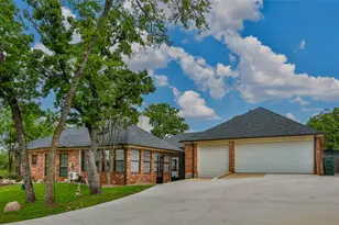 205 Kiowa Dr E, Gainesville, TX 76240 - Photo 32