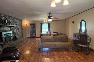 703 W Sherman St, Chico, TX 76431 - Photo 24