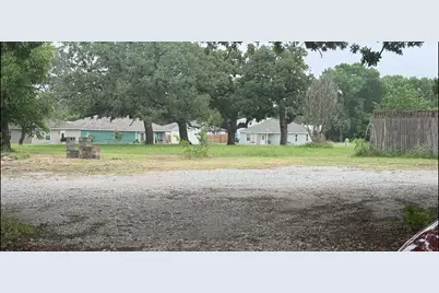 703 W Sherman Street, Chico, TX 76431 - Photo 12