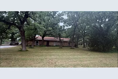703 W Sherman Street, Chico, TX 76431 - Photo 1