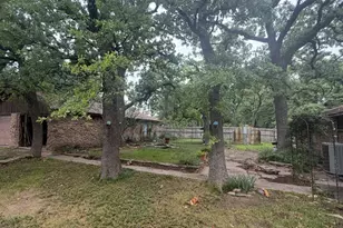 703 W Sherman St, Chico, TX 76431 - Photo 14