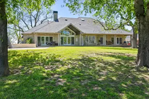 1302 E Baja Ct, Granbury, TX 76048 - Photo 36