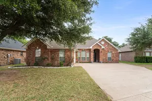 507 Sonny Ave, Ennis, TX 75119 - Photo 2