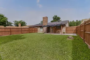 949 Meadowdale Cir, Garland, TX 75043 - Photo 36