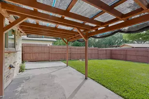 949 Meadowdale Cir, Garland, TX 75043 - Photo 34