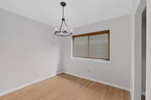 949 Meadowdale Cir, Garland, TX 75043 - Photo 10