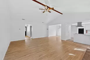 949 Meadowdale Cir, Garland, TX 75043 - Photo 8