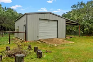 1072 Chapman Rd, Crawford, TX 76638 - Photo 32