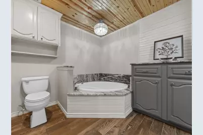 1072 Chapman Road, Crawford, TX 76638 - Photo 20