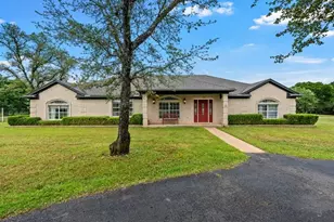 1072 Chapman Rd, Crawford, TX 76638 - Photo 2