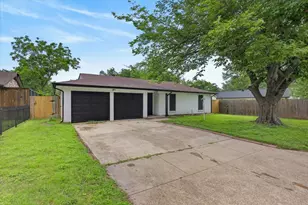 4325 Richard St, Forest Hill, TX 76119 - Photo 2
