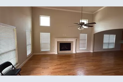 700 N Irving Heights Drive, Irving, TX 75061 - Photo 10