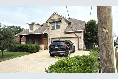700 N Irving Heights Drive, Irving, TX 75061 - Photo 1